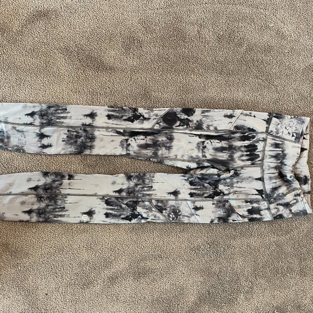 Lululemon Fast and Free tight, length 25, size 2, with pockets